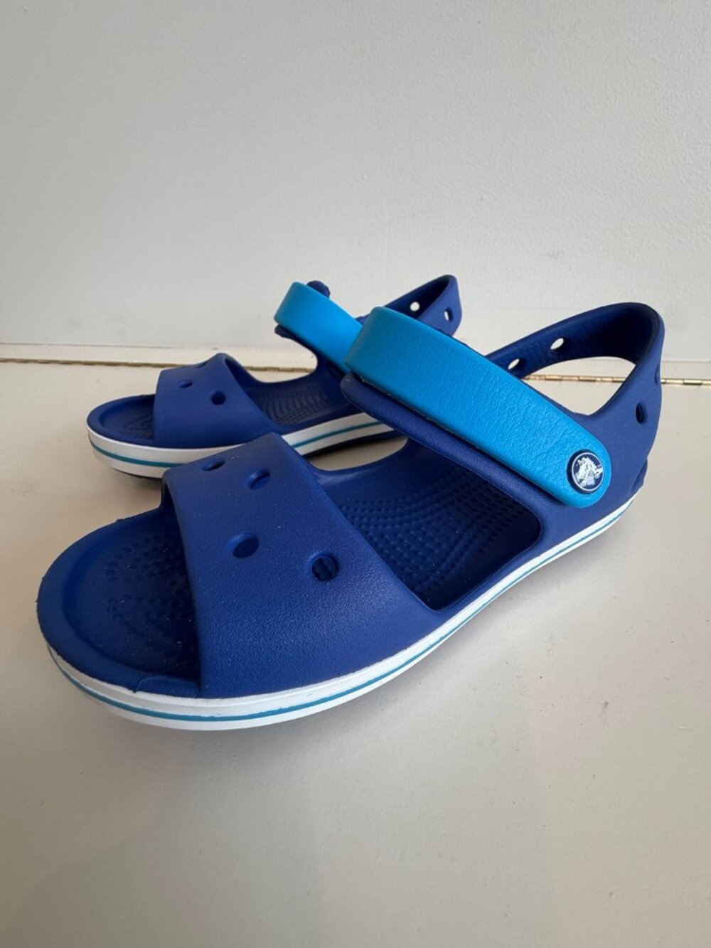 CROCS Crocband Kids Blue Sandals Size J1 Lightweight Water Shoes